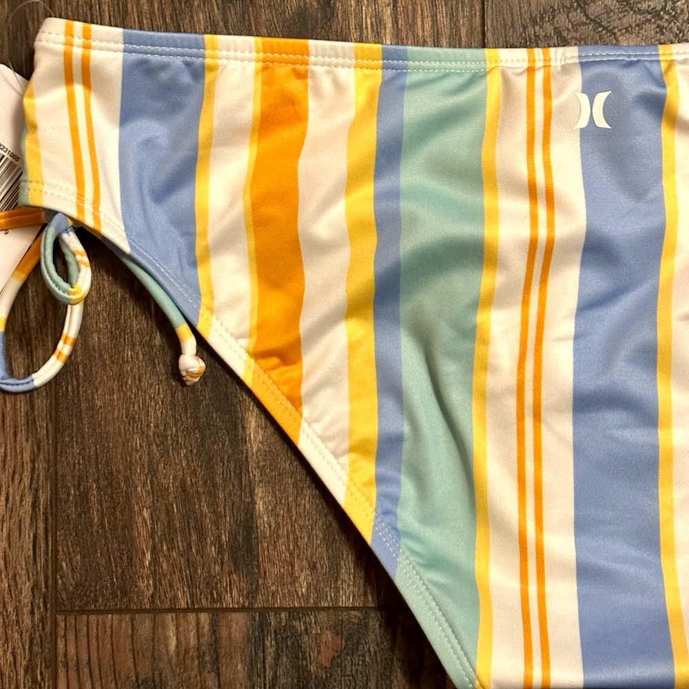 Hurley 2 piece bikini BNWT size medium - Picture 9 of 16